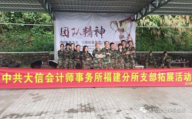 我是两个孩子的妈妈,大女儿20岁,小女儿15岁,如今42岁的我又怀孕三个月了,我好纠结该要不该要?-享受红迪网平台的多样话题和讨论